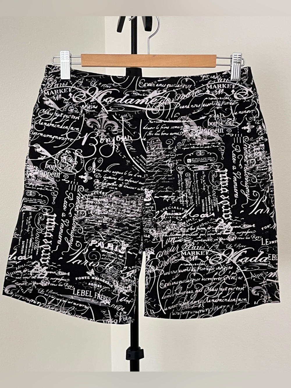 🖤 Anthony’s Resort Pull-On Black + White French Market Script Print Shorts
